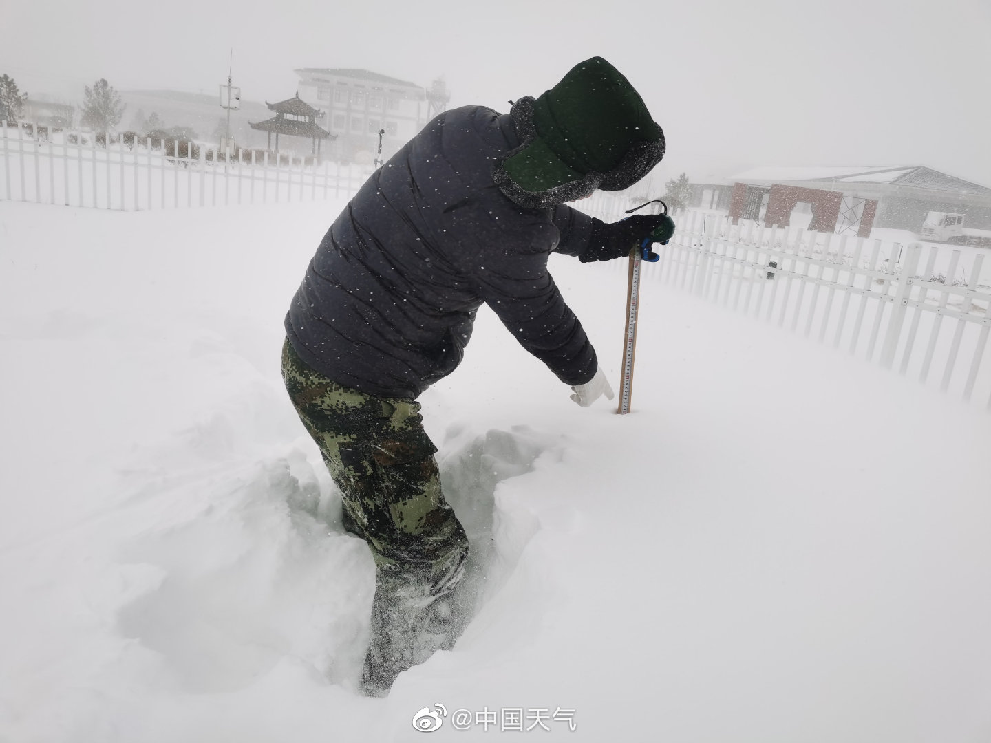 东北特大暴雪破纪录，应对严峻考验的挑战