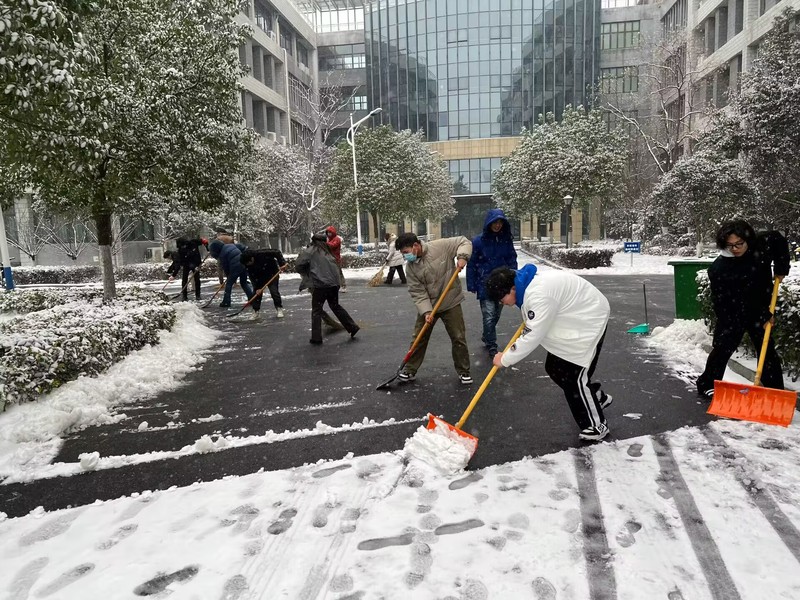 学校扫雪与奖学金挂钩背后的理念与实践探讨