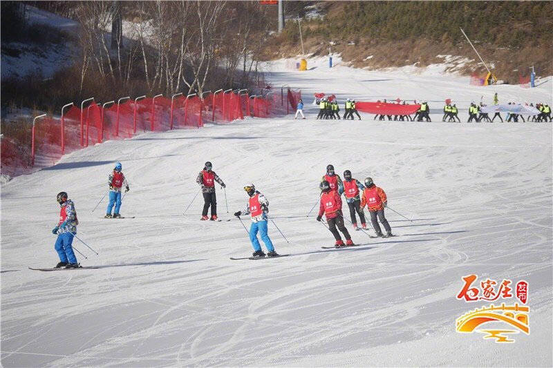 张家口再次启动火热冰雪旅游季