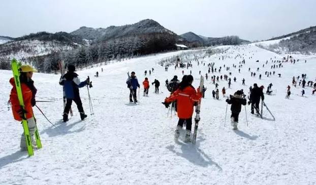 滑雪场厕所供水引发争议，服务质量与透明度的挑战