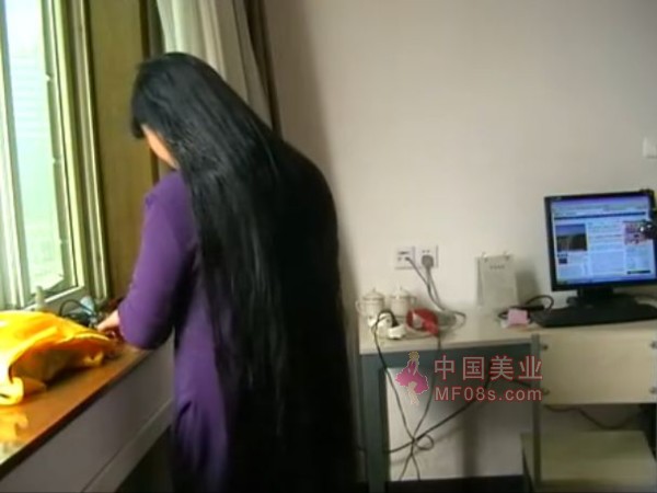 女士宾馆洗发剪发短视频，独特的放松与分享时刻