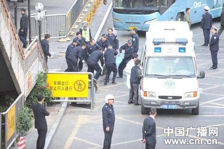 武汉公交车失控事故致行人死亡，悲剧引发反思与警醒