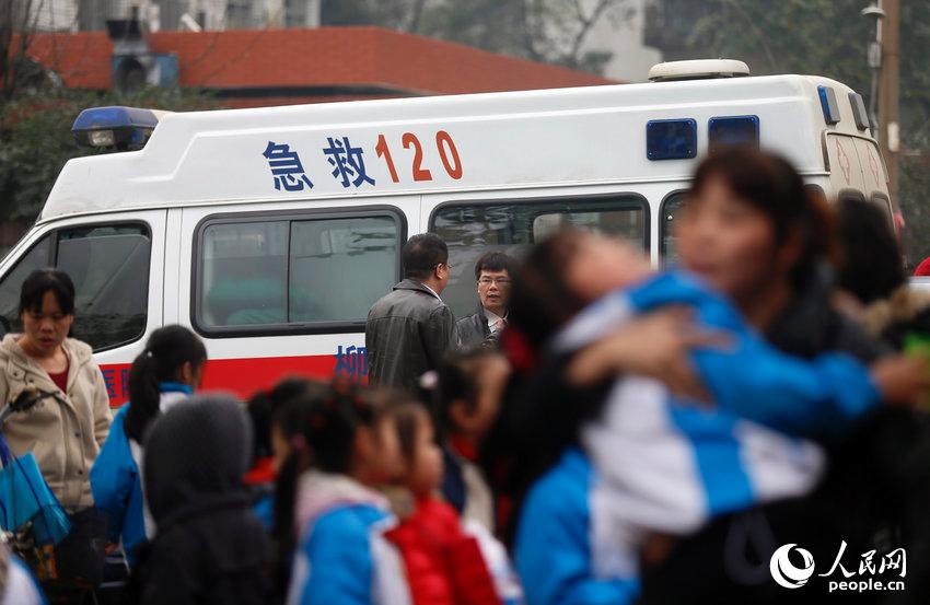 校园急救遭遇拒绝，学生生病时的安全与急救机制反思