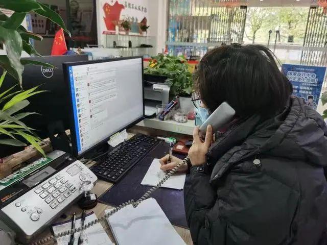 高速上的生命救援，女子嘶哑呼救拯救生命