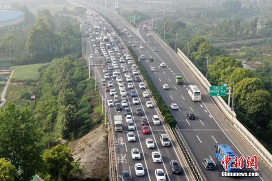 构建安全高效交通体系，全国道路交通平稳有序的探索与实践