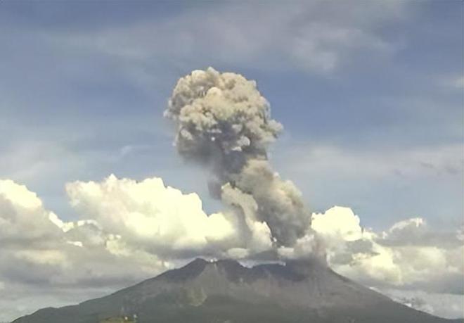 日本樱岛火山爆炸性喷发，自然力量的震撼与挑战