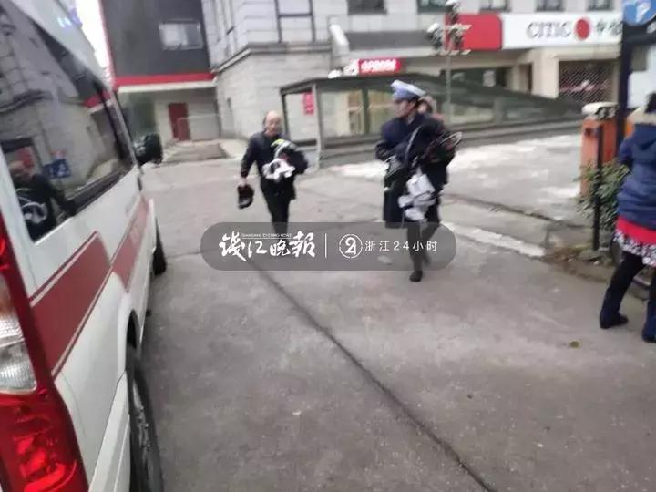 七旬大伯善行无声，温暖人间传递爱