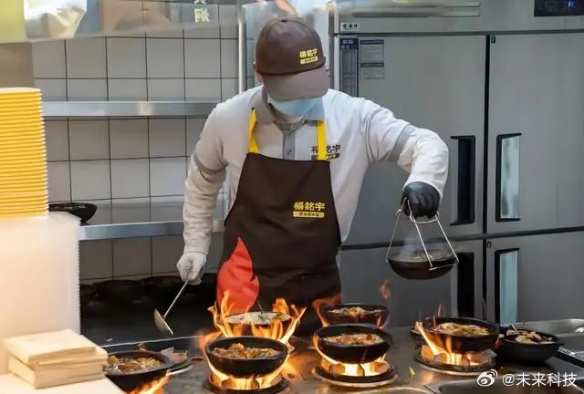 杨铭宇黄焖鸡剩菜回收事件引发深思，连锁餐饮品牌的食品安全挑战与保障策略