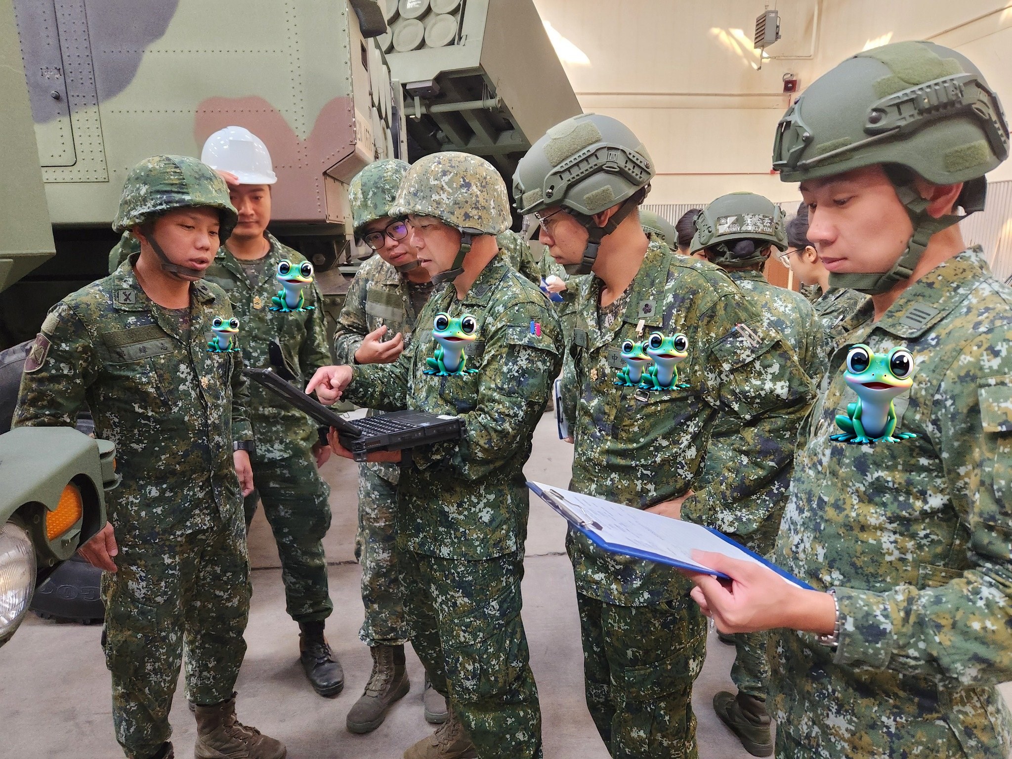 台军比赛奖杯造型竟是解放军武器